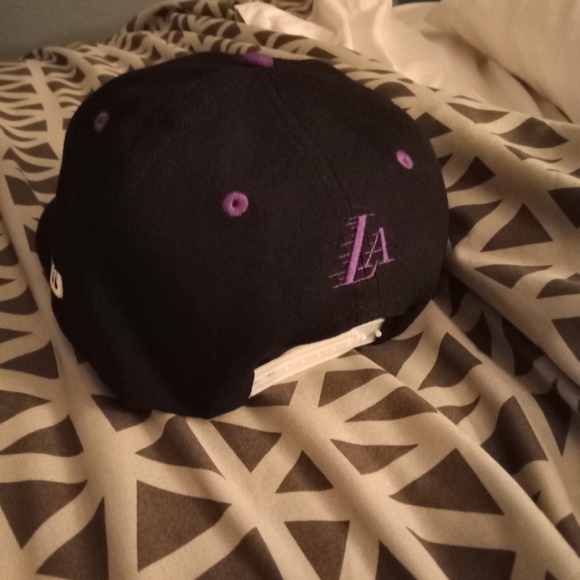 Lakers Adjustable Snapback - Picture 3 of 3